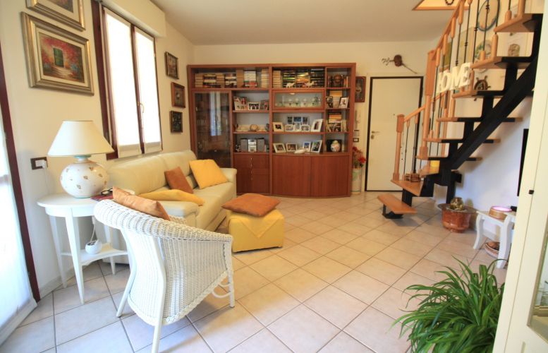 14. Cervia, appartamento su due livelli